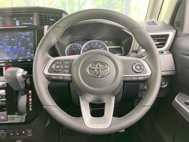 TOYOTA ROOMY 2022