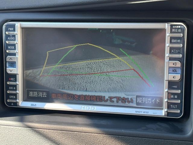 TOYOTA Isis 4WD 2005