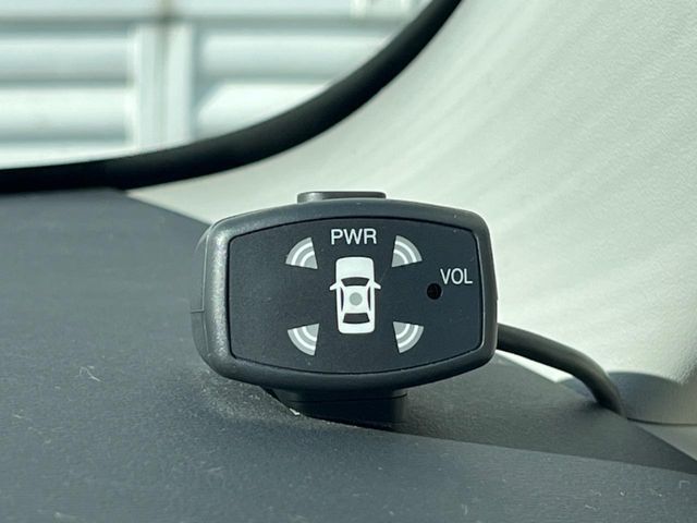 TOYOTA Isis 4WD 2005