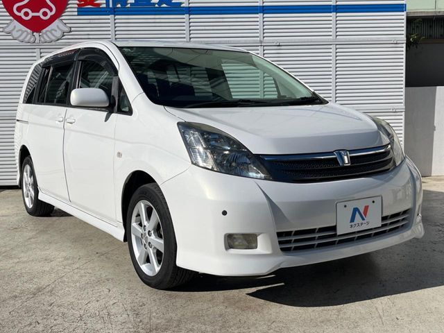 TOYOTA Isis 4WD 2005