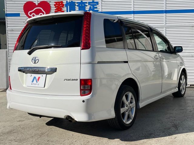 TOYOTA Isis 4WD 2005