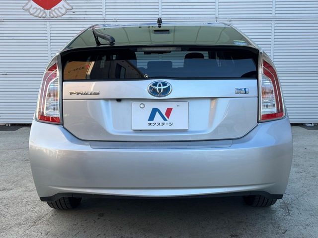 TOYOTA PRIUS 2013
