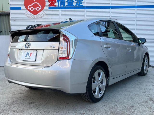 TOYOTA PRIUS 2013