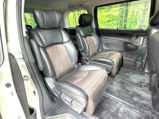 NISSAN ELGRAND 2012