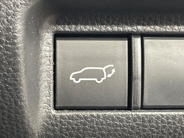 TOYOTA HARRIER 2WD 2023