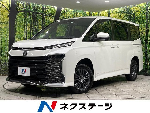 TOYOTA VOXY 4WD 2023