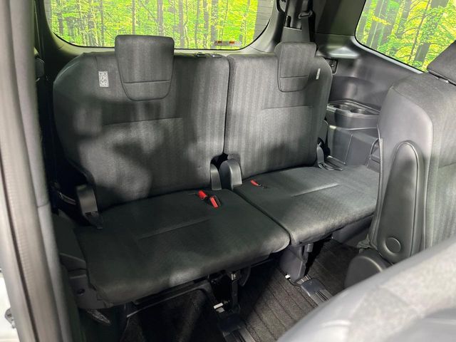 TOYOTA VOXY 4WD 2023