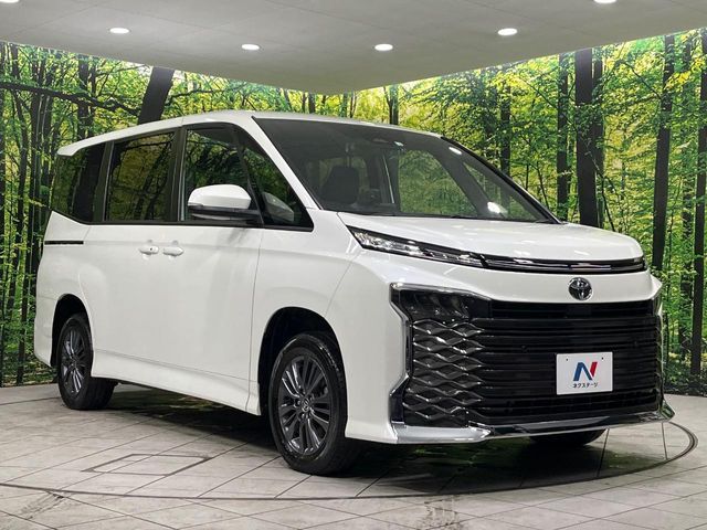 TOYOTA VOXY 4WD 2023