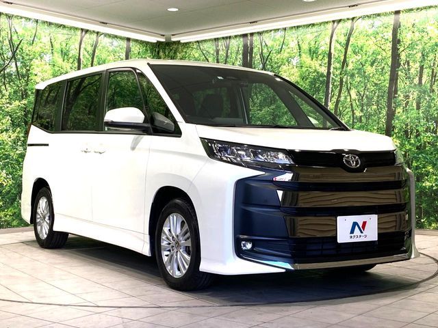 TOYOTA NOAH 2022