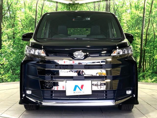 TOYOTA NOAH 2023