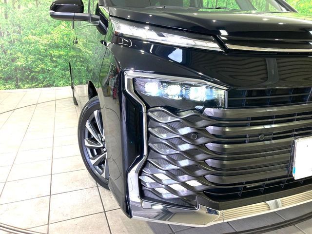 TOYOTA VOXY HYBRID 2023