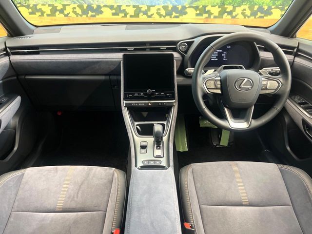 TOYOTA LEXUS LBX 2024