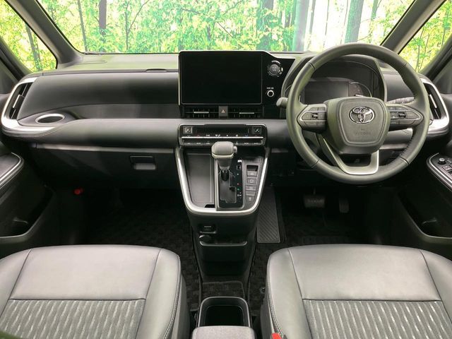 TOYOTA NOAH 2024
