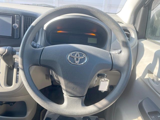 TOYOTA PIXIS EPOCH 2014