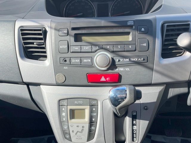 DAIHATSU MOVE CUSTOM 2011