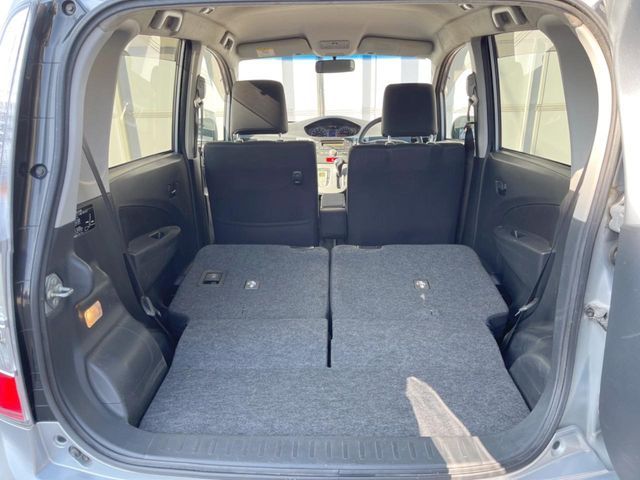 DAIHATSU MOVE CUSTOM 2011