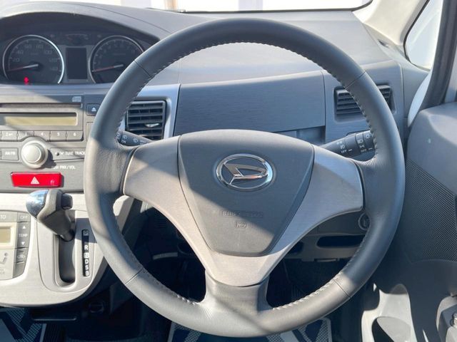 DAIHATSU MOVE CUSTOM 2011