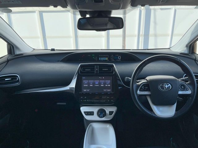 TOYOTA PRIUS 2016