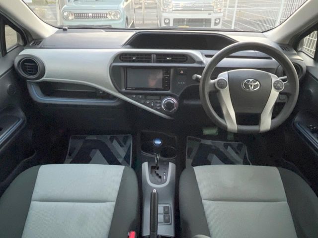 TOYOTA AQUA 2013