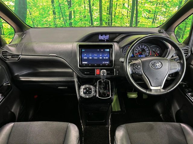TOYOTA NOAH 2018