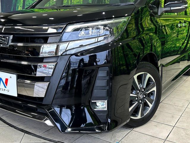 TOYOTA NOAH 2018
