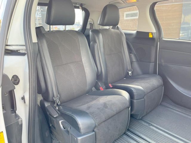 TOYOTA ESTIMA  4WD 2014