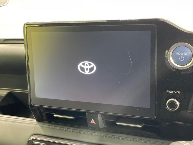 TOYOTA VOXY HYBRID 2022