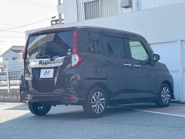 TOYOTA ROOMY 2016