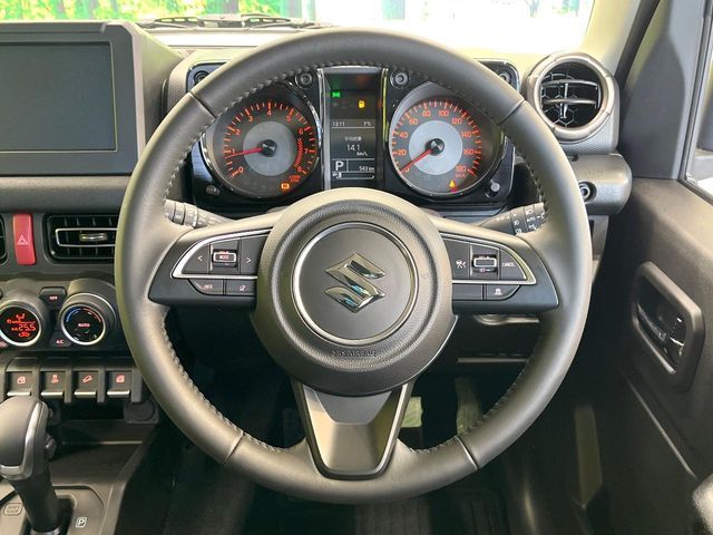 SUZUKI JIMNY NOMADE 2025