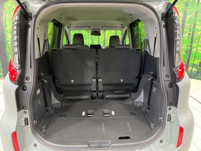 TOYOTA SIENTA HYBRID 2025