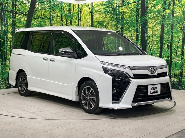 TOYOTA VOXY 2021