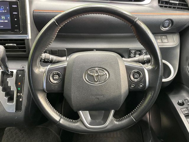 TOYOTA SIENTA 2017