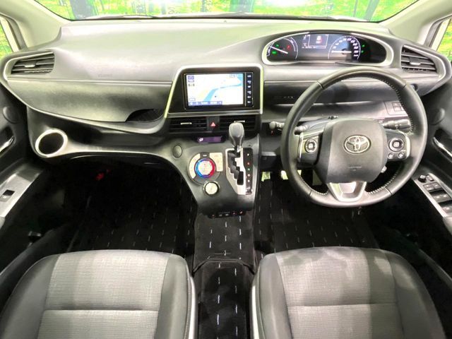 TOYOTA SIENTA HYBRID 2021