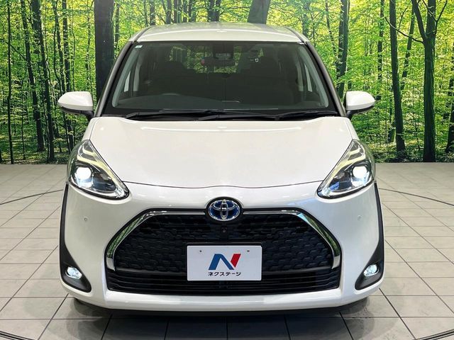 TOYOTA SIENTA HYBRID 2021