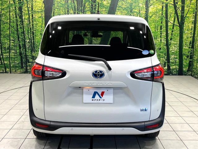 TOYOTA SIENTA HYBRID 2021