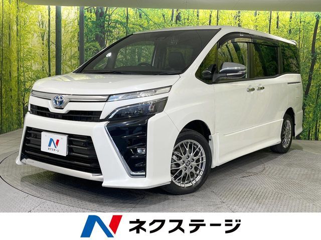 TOYOTA VOXY HYBRID 2021
