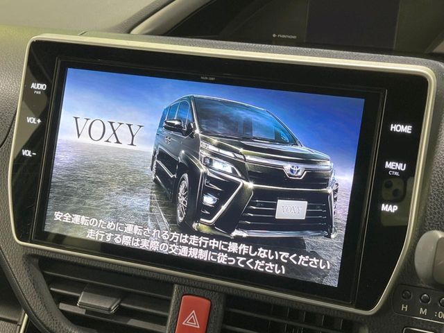 TOYOTA VOXY HYBRID 2021