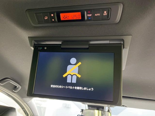 TOYOTA VOXY HYBRID 2021