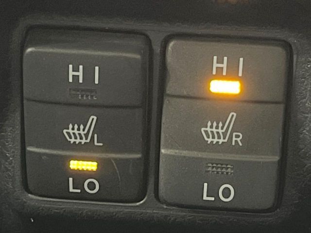 TOYOTA VOXY HYBRID 2021