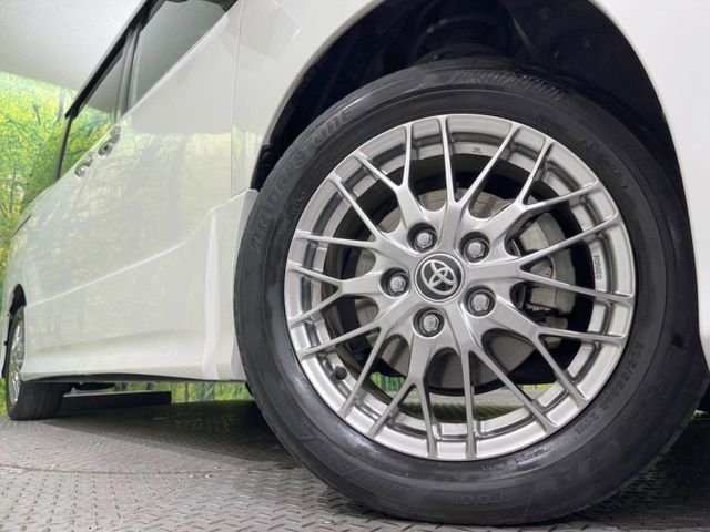 TOYOTA VOXY HYBRID 2021