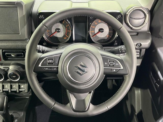 SUZUKI JIMNY NOMADE 2025