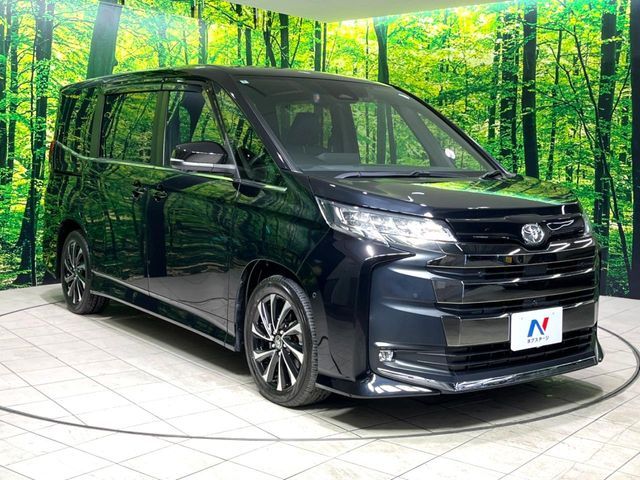TOYOTA NOAH 2022