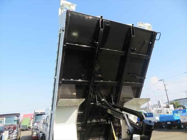 MITSUBISHI FUSOU FIGHTER 2025