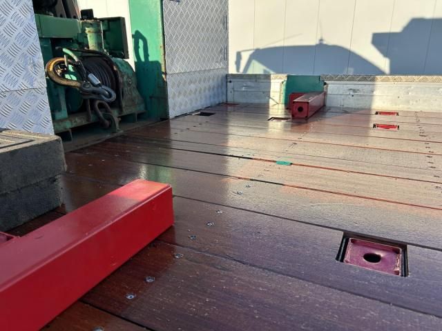 MITSUBISHI FUSOU FIGHTER 2006