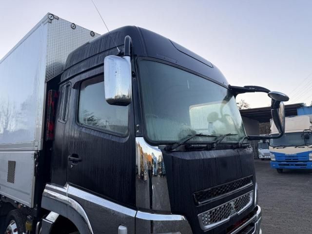 MITSUBISHI FUSOU SUPER GREAT 2016