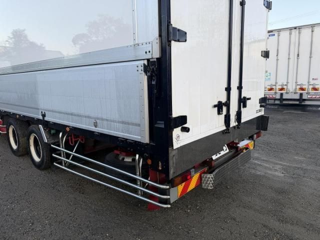 MITSUBISHI FUSOU SUPER GREAT 2016