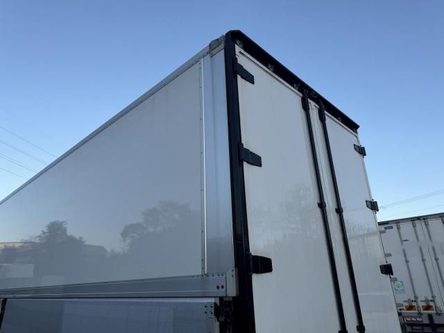 MITSUBISHI FUSOU SUPER GREAT 2016