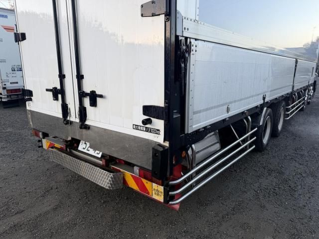 MITSUBISHI FUSOU SUPER GREAT 2016