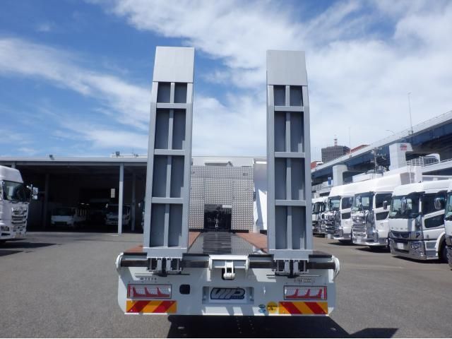 MITSUBISHI FUSOU SUPER GREAT 2025