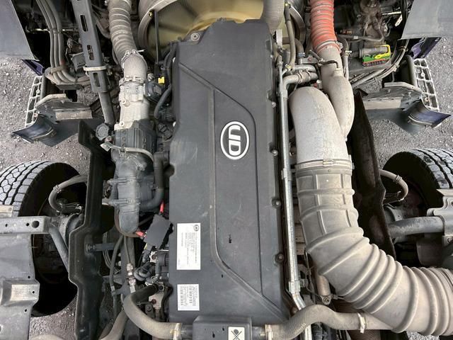 NISSAN DIESEL Quon 2020